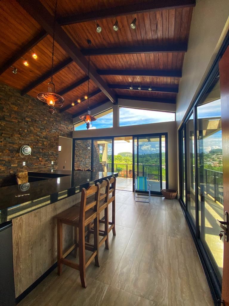 Casa de Condomínio de 3 quartos, 440m² no bairro Seminário, em Chapecó | Eu Corretor