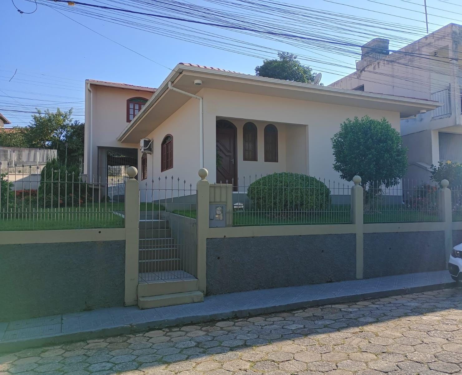 Casa 4 dormitórios mobiliada à venda no bairro Roçado em São José